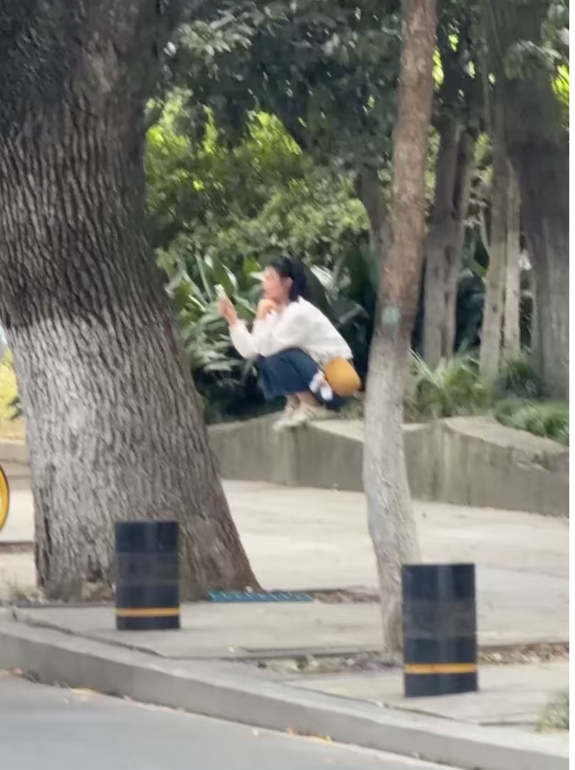 我这样偷拍美女是不是不道德……
