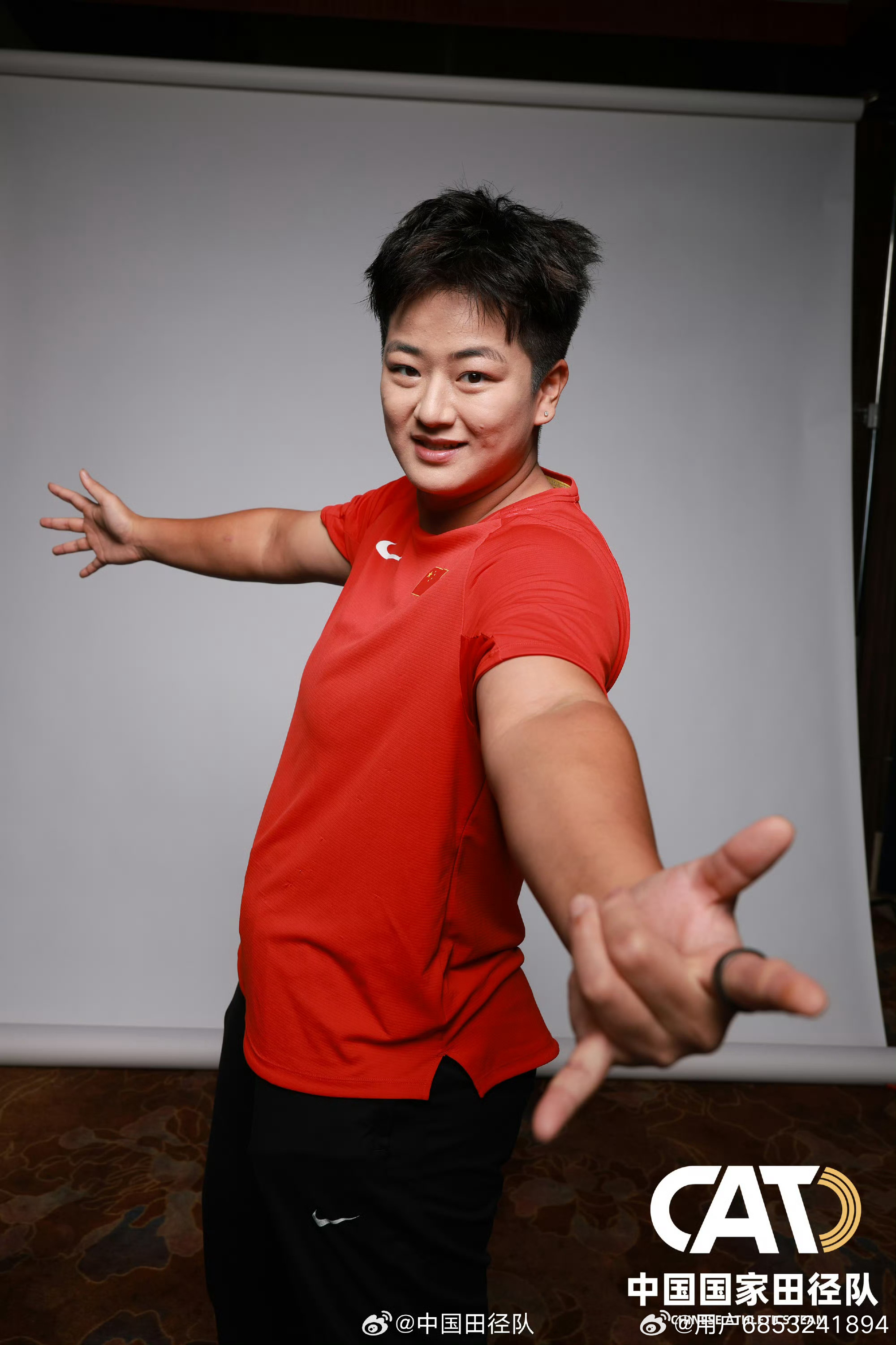 张家乐再次刷新女子链球亚洲纪录！
今天在淮安举行的全国链球单项赛上，本月即将出征亚运会的亚洲女子链球纪录保持者张家乐在女子链球比赛第三次试投中，投出了79米62的惊人成绩夺得了冠军，这个成绩也刷新了她上个月在衢州全国田径锦标赛中创造的78米64米的亚洲纪录。下个月才满20岁的山东姑娘张家乐 ​