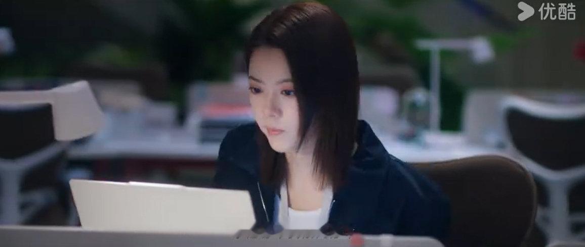 #赵今麦徐迟藏不住的野心# 徐迟的野心，从来不是赢过别人，而是超越自己。清醒地认知自己的边界，也勇敢地拓展自己的疆域，一步步把想要的变成自己的。赵今麦演的徐迟，有野心更有格局，越品越让人佩服 ​