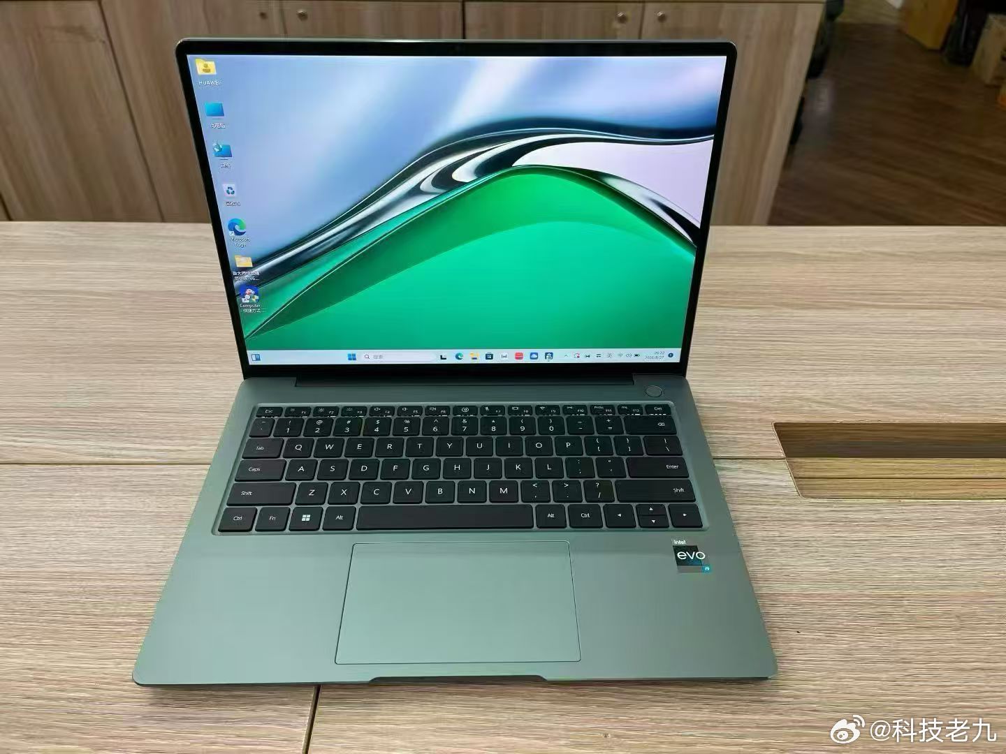 华为高端办公本Matebook 14S，汰换下来的，老规矩 31号0点前点赞满5000从中抽一个。 ​​​ ​​​​