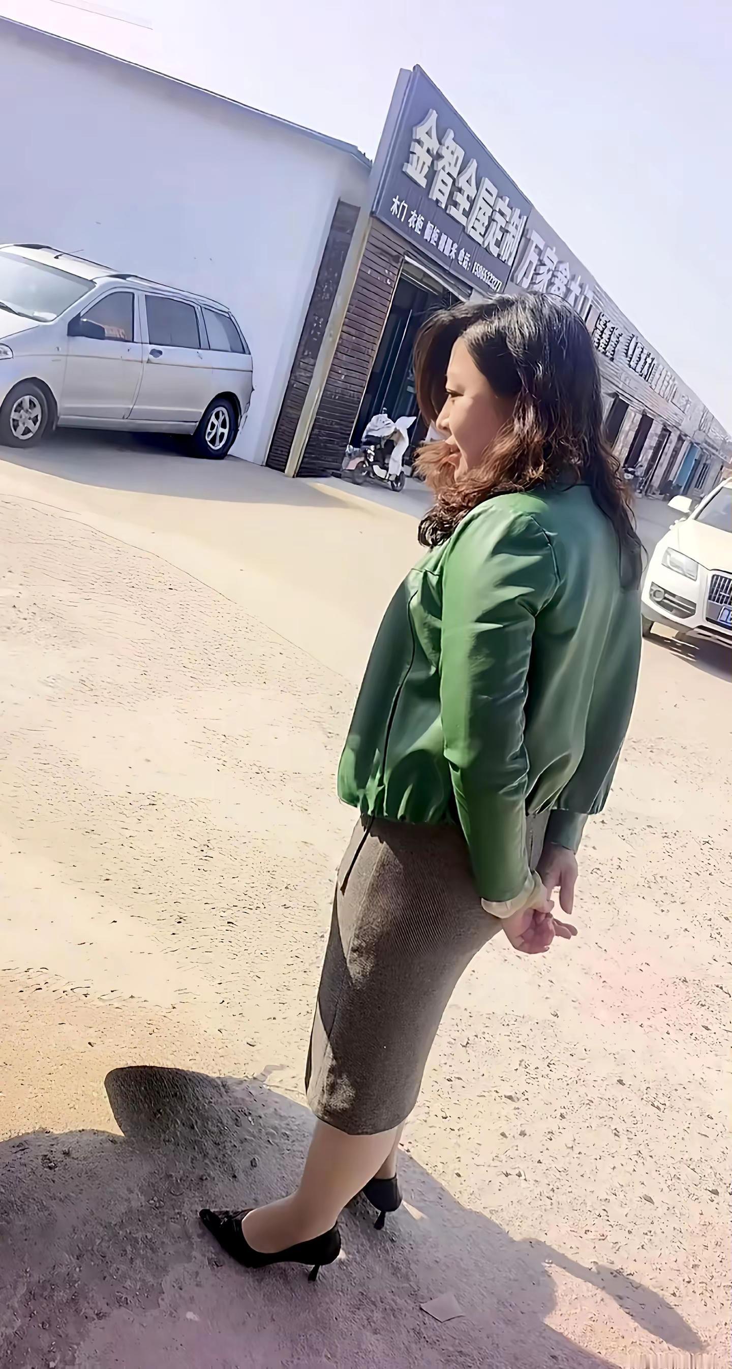 <p>街拍小姐姐穿搭 肉丝 纪录美好生活 高跟鞋挑战 街拍小姐姐 <!...