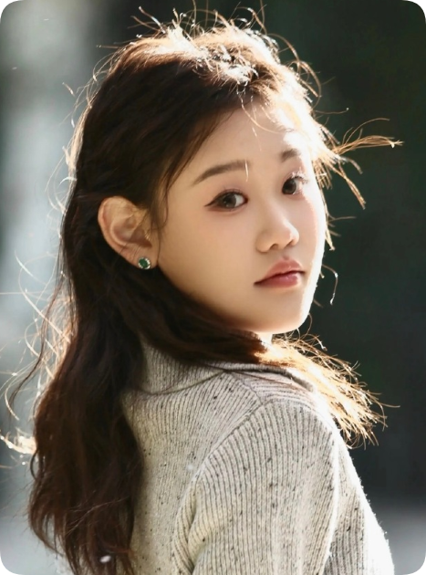 张家齐13岁赚了81万！
张家齐在综艺《我家那闺女》中表示，她在13岁时，在一场比赛中夺冠，由此斩获81万元奖金。
这一笔奖金收入，是她运动员生涯的最大一笔奖金。
张佳琪这笔奖金，是她从6岁开始每天泡在水里、膝盖缠着绷带、一遍遍翻腾换来的。全运会、世界杯、世锦赛，少年组冠军拿到手软，这钱也该他们赚。