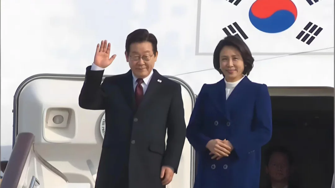 韩国总统带200人企业家天团突降北京！特朗