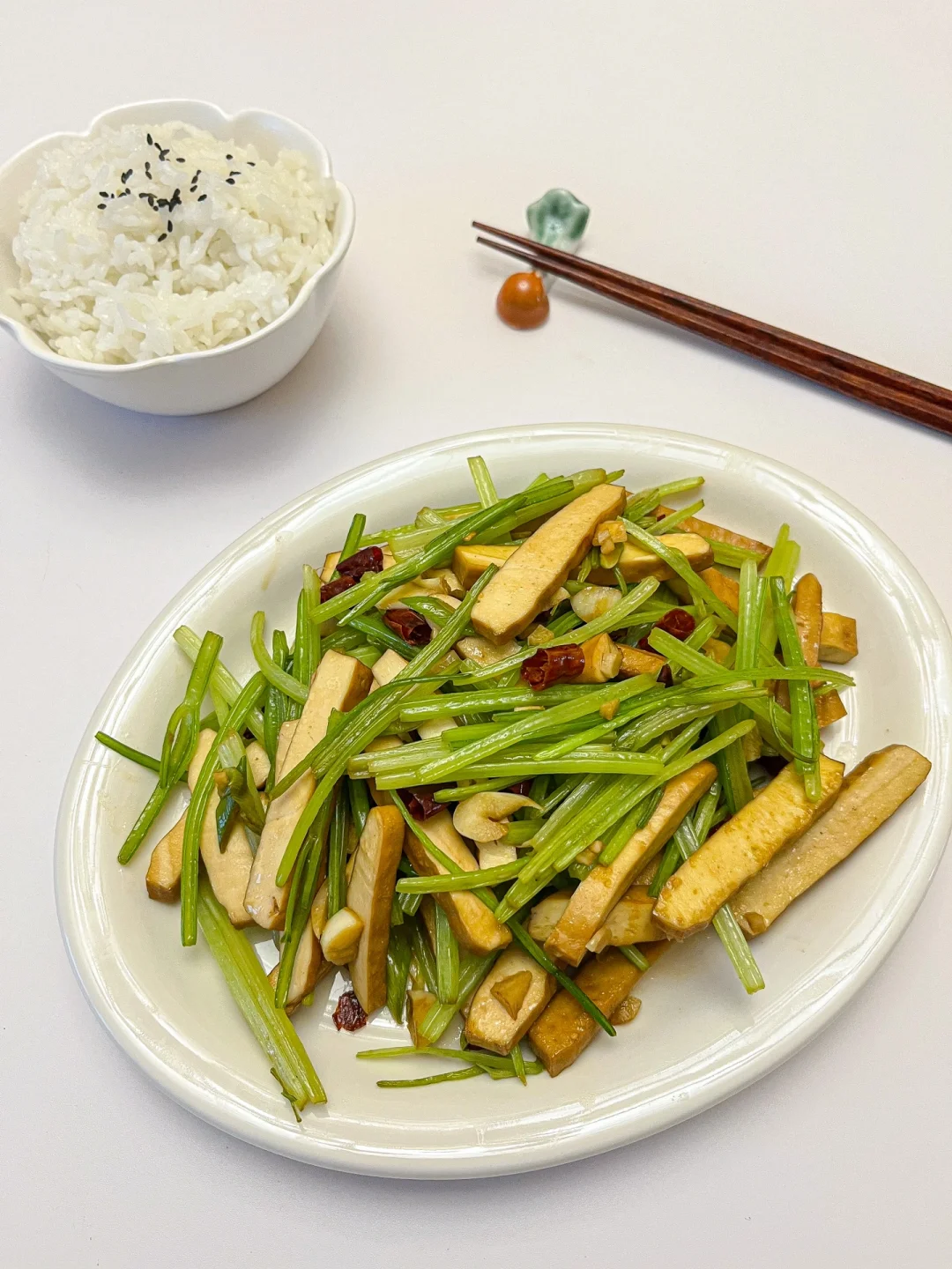 芹菜炒香干 | 🥗低脂低卡，营养快手菜