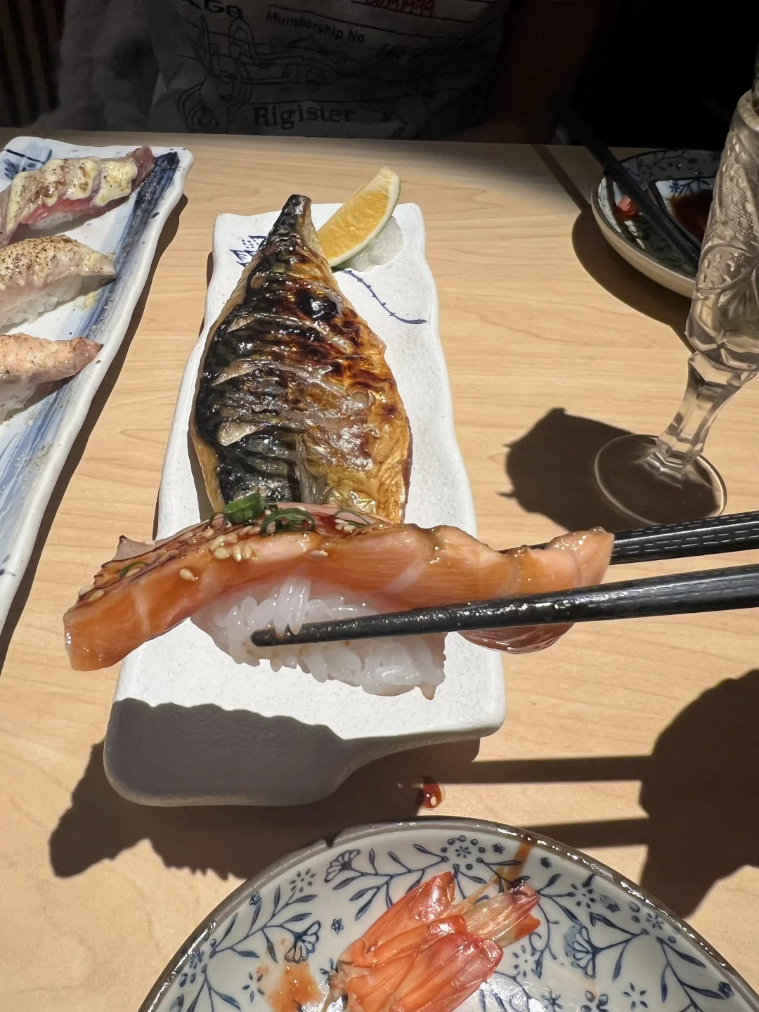 这个寿司🍣的铺盖好长啊