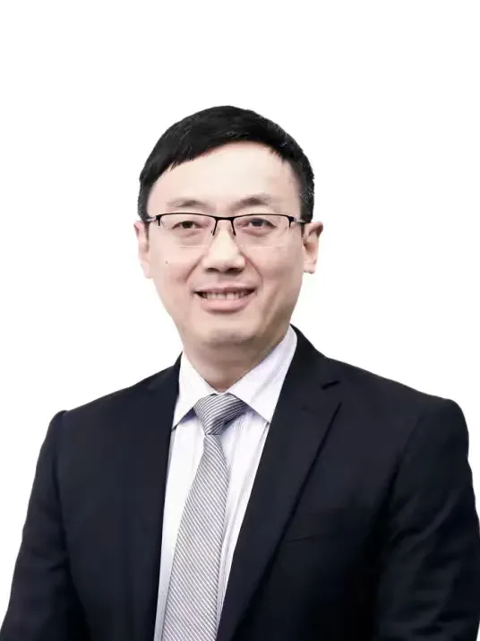 这是汤家凤，国内非常知名的考研数学老师。最近很火的“胡辣汤大战”他就是主角！

       汤家凤和胡锡进因为英语教育的问题，在网上隔空吵了一架，动静还不小。

        汤家凤的意思很直接：英语不该再占着主科的位置了。普通家庭为了学英语，砸进去的时间和钱都不少，可大多数人毕业工作以后根本用