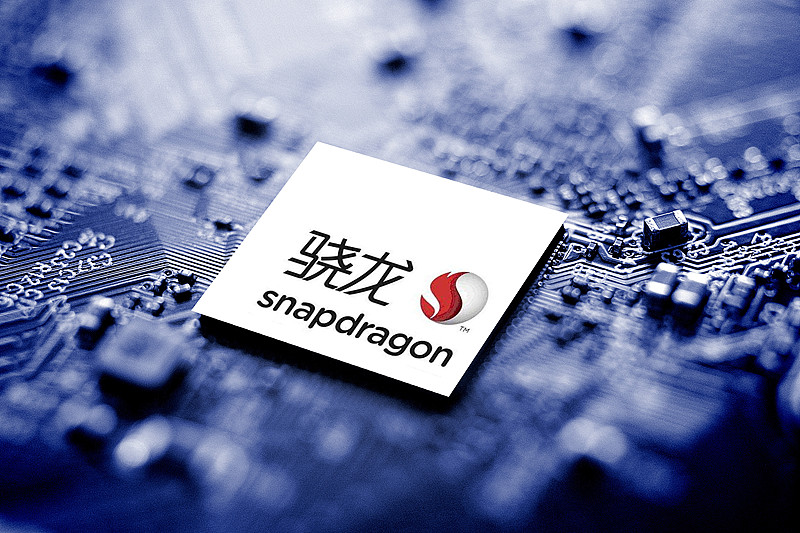 今年新发布的各大手机品牌的旗舰机型的标准版，不管是OPPO，还是VIVO，或者小米，还有荣耀，都有一个十分显著的共同点，那就是：

标准版的芯片处理器基本上都没有任何升级，但是起售价却都涨了。至于那些标准版上面的摄像拍照能力升级，我认为都可以忽略不计，因为成本不高。

一句话，买的还是没有卖的精。