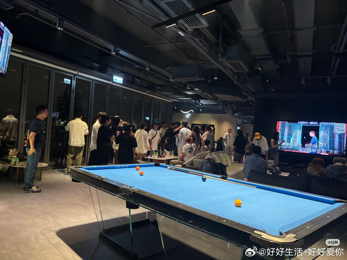 真是疯了，“人参果”落地消失了，独留我满世界寻找狩谎林彦廷的点点滴滴。
有种热恋期刚过，又失恋的感觉。 
（狩谎杀青导演成毅参加了狩谎杀青宴） ​