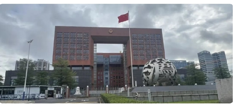 二审、再审证据高阶打法：让证据打进裁判路径，不再被法官无视
 
二审、再审举证最大误区：盲目堆砌海量材料。真正的高阶思路是弃堆料、攻判决。
 
二审、再审不重新全面审案，只审查原审判决是否有错。所有证据必须精准嵌入法院裁判逻辑、贴合法定改判、再审要件，才能真正打进裁判路径、被法官采信，避免沦为无效材