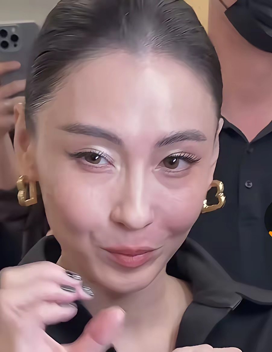 张柏芝没有灯光，没有美颜，真实的样子，大家看看，你能打几分？ ​