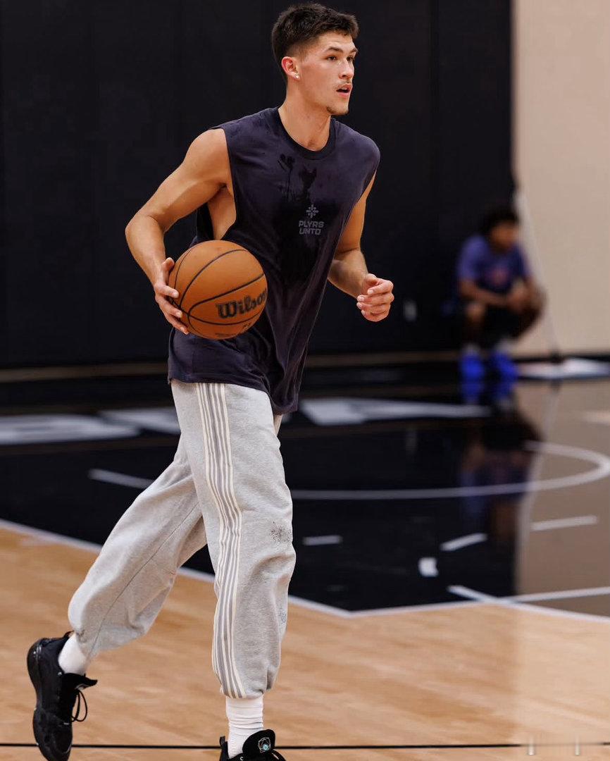 叶戈尔·杰明和迈克尔·波特 Jr. 继续参加这些 NBPA 公开训练赛。

凯文·杜兰特也是本周现身的明星之一。
#篮网之道# ｜#布鲁克林篮网# ｜#布鲁克林篮网[超话]# ​
