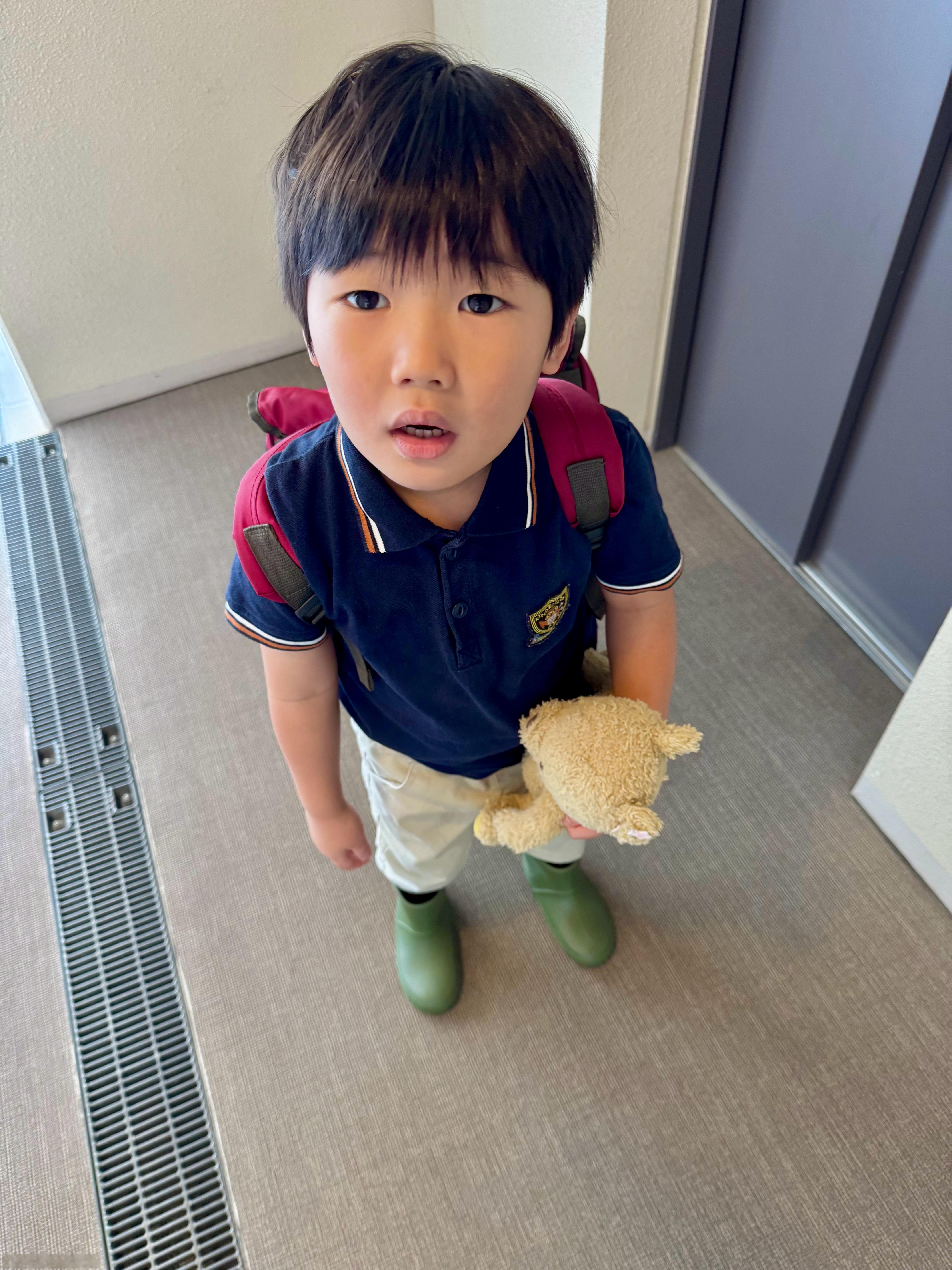 苹果打破“新机发布、旧款降价”惯例，在今天的发布会上不仅没有对老款降价，反而全线上调了在售旧机型售价。具体调价情况（苹果中国官网）：- iPhone 17：256GB版从5999元涨至6799元，51