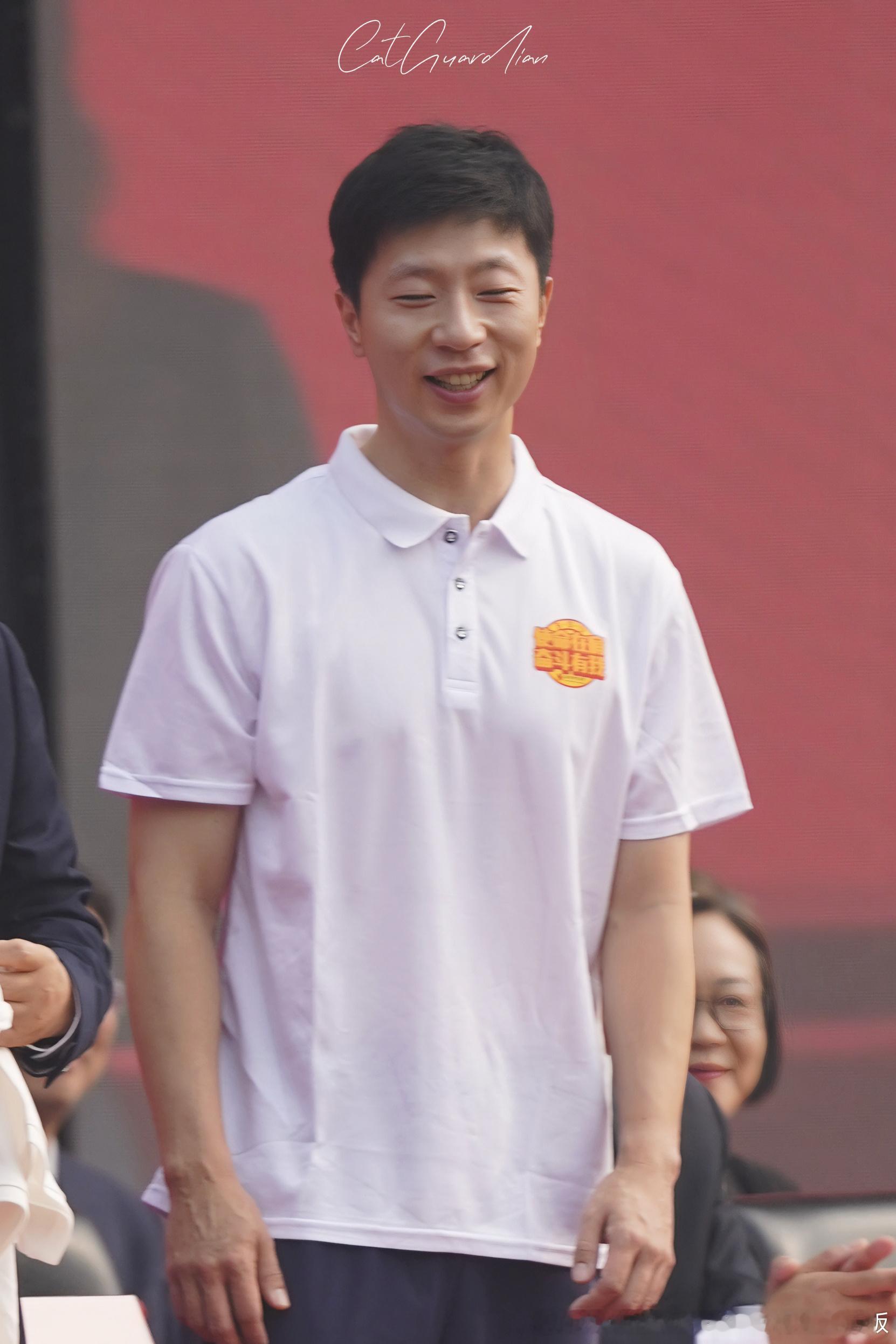 #马龙博士开学典礼发言# 
学长你萌萌的 ​