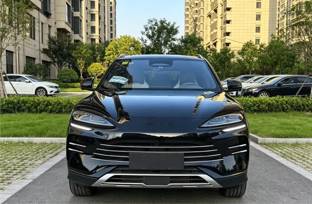 比亚迪宋PLUS二手车——3年车龄只卖6万，但“营运车”三个字要看清
宋PLUS新能源是二手新能源SUV市场的“流量王”。天天拍车6月最后一周数据显示，宋PLUS新能源成交均价5.84万元，平均车龄3.5年-16。3年车龄只卖6万，保值率约35%-40%-5。这个数据跟同级别的燃油SUV（CR-V、