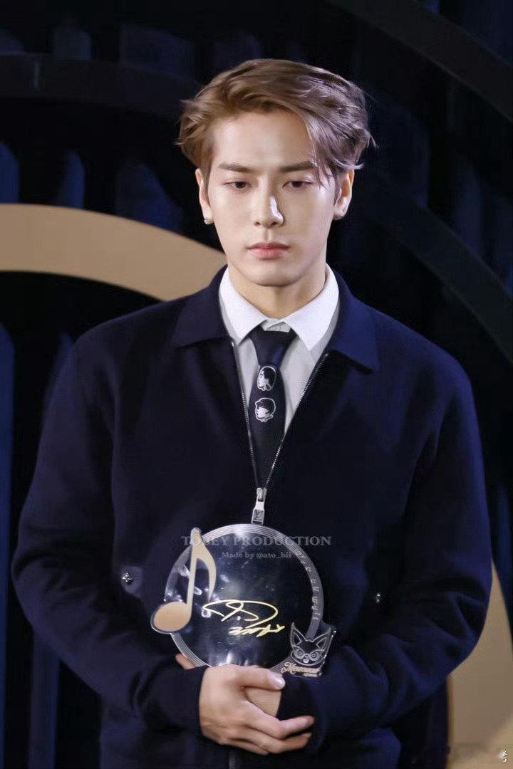 #艾热心中的哈舞一是王嘉尔#王嘉尔明星中的明星实锤 ​