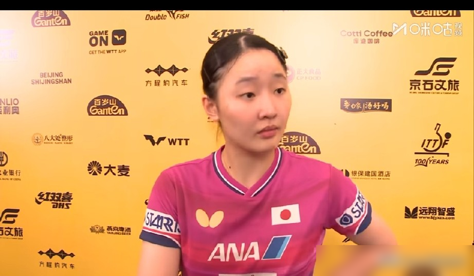 1比3输韩国，张本美和赛后采访直接把话挑明了。
她说跟松岛辉空风格完全不一样，她理解不了他的打法，他也理解不了她的，俩人干脆自由发挥。
输球原因她认，说接男球实力不够。但自由发挥这四个字，混双里说出来，跟拆台没区别。
网友更不惯着，直接定性：松岛辉空摆烂。
搭档之间连基本的战术共识都没有，上