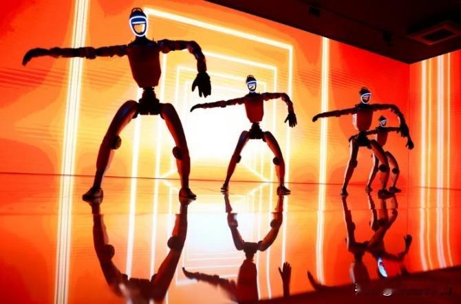 韩国🇰🇷 中国人工智能麦克斯韦 在全球机器人物理任务基准测试中排名第一

【亚洲日报】报道 在 MetaWorld 评估中取得了 91.9 分的高分，打破了历史最高纪录，超越了包括 Google DeepMind 和 MIT 在内的顶尖研究团队，它无需额外微调即可完成 200 多个复杂动作，并在连续