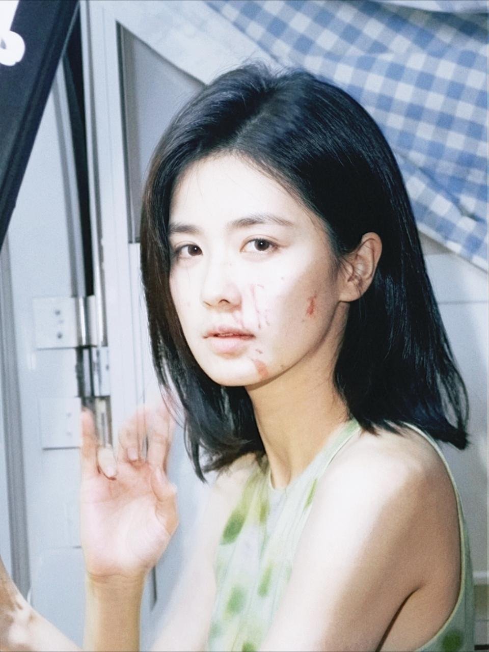 白鹿主演的开到荼蘼就不能边拍边播吗？#白鹿吃完菠萝包不用吃宵夜了# ​