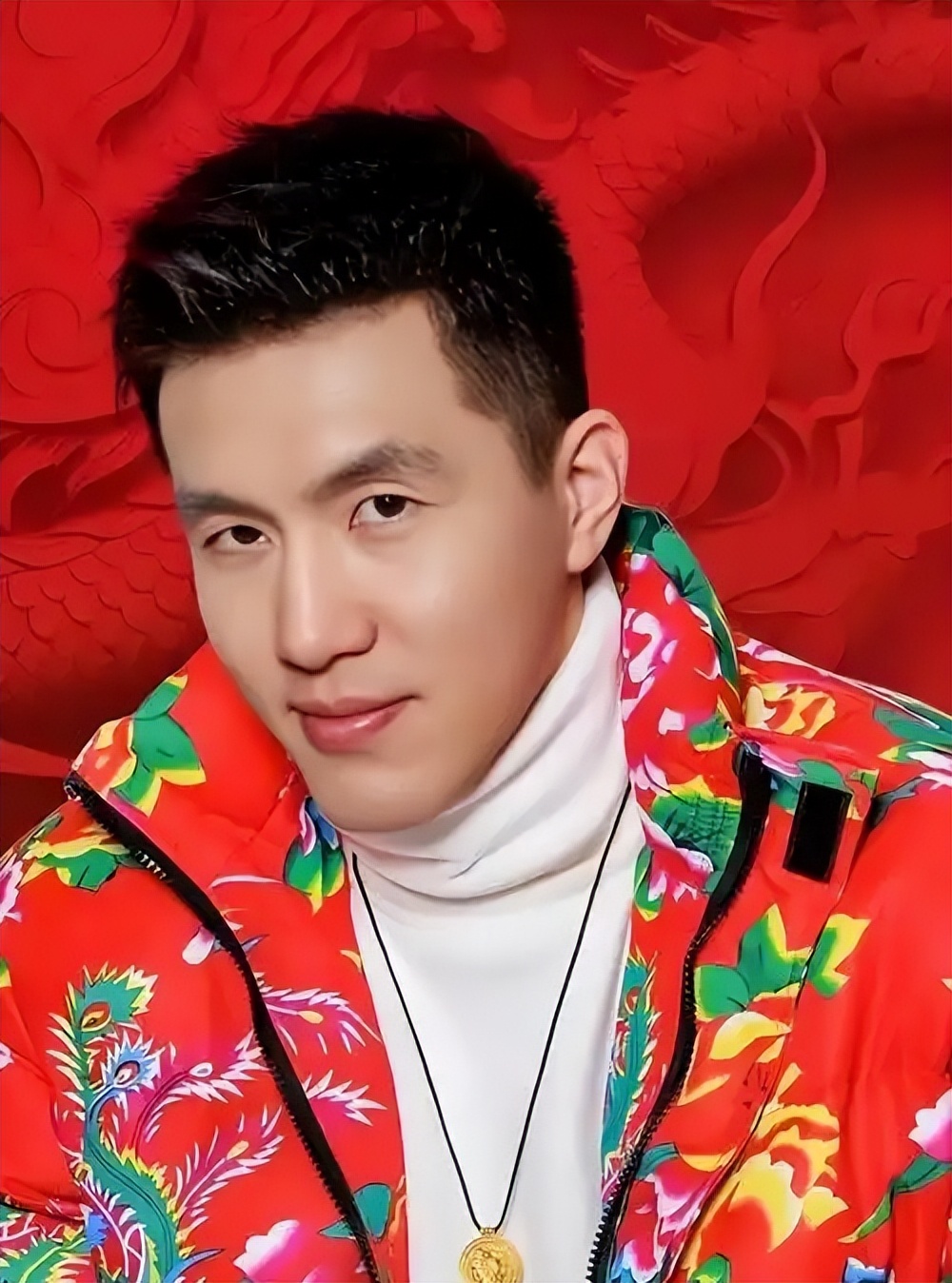 解说辽宁VS山东，和杨鸣PK，担任解说员，郭艾伦能赚多少薪水？