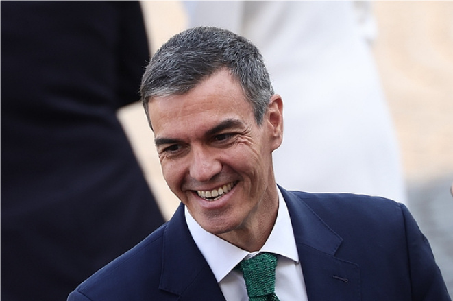 此前，美国白宫新闻秘书莱维特7月16日宣布，总统特朗普将出席2026年...