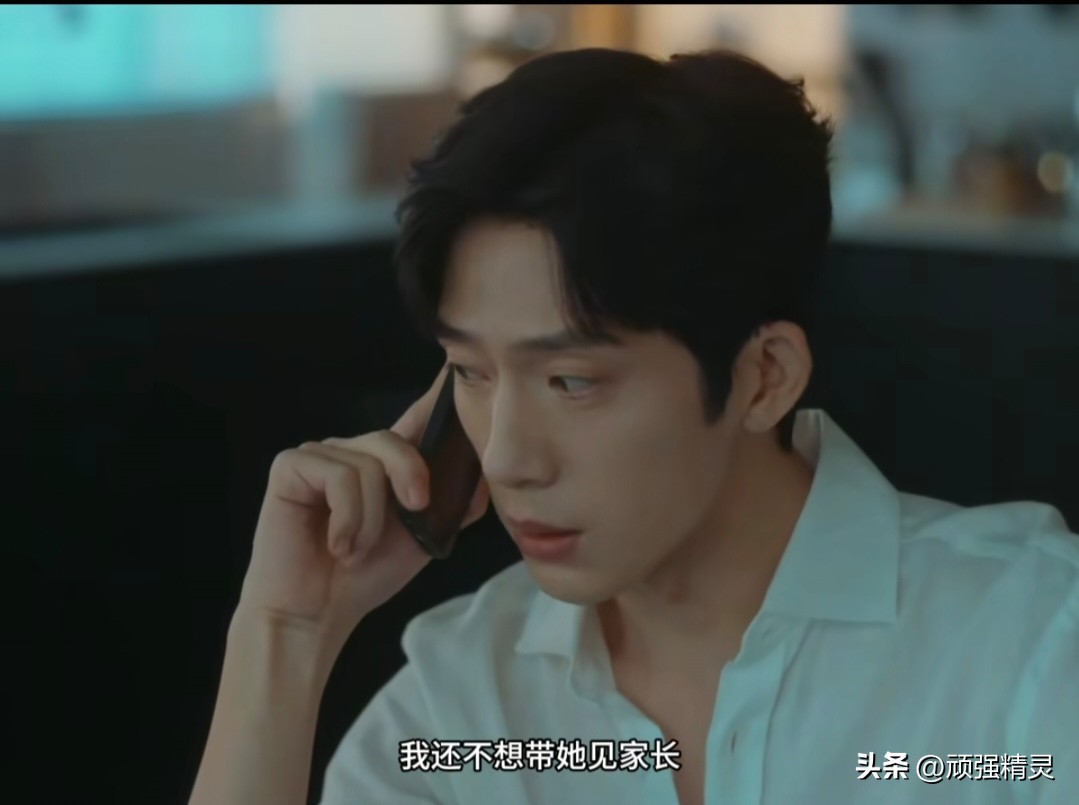 早春晴朗扎心名场面，满心欢喜的她，却听见一场误会💔
 
尚之桃终于得知可以搬去和室友同住，心里卸下一块大石头，回家之后心情轻松，忍不住哼起歌来。
 
恰好栾念妈妈过来，听见了她的歌声，对尚之桃印象很好，便跟栾念提起，让他找机会带尚之桃回家里见一见长辈。
 
栾念心里是认可尚之桃的，可他家父亲性格强势