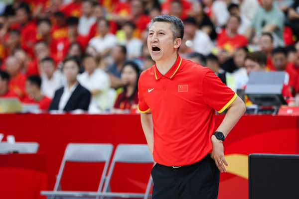 三分手感火热  中国男篮热身赛83-78险胜乌拉圭男篮，中国男篮三分球...