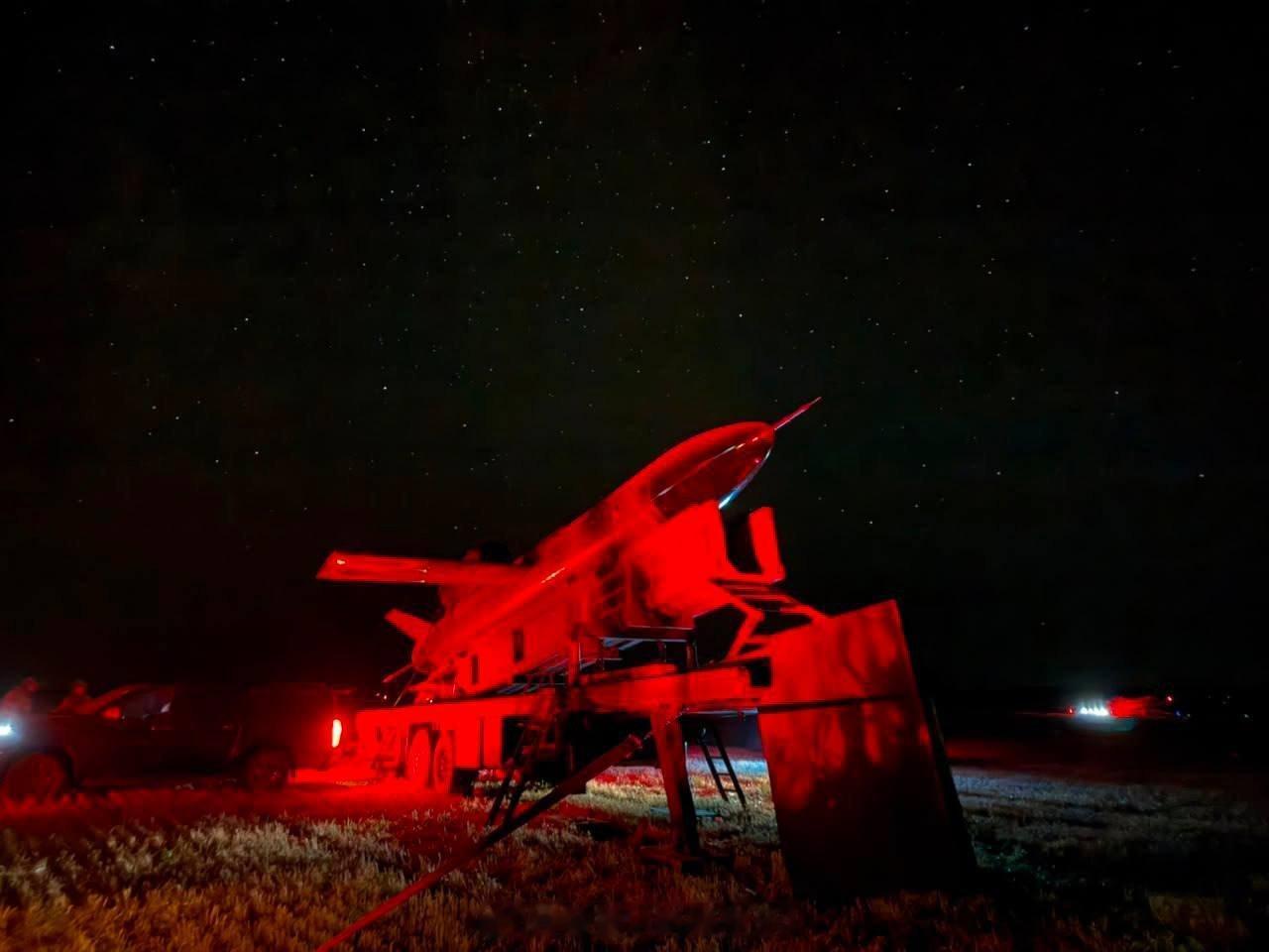 FP-5“火烈鸟”巡航导弹已准备就绪，可投入使用。
#武契奇涉乌克兰表态##俄野莓物流中心遭袭##泽连斯基喊话韩国不担心吗##普京回应日本对俄罗斯制裁##俄乌战争最新进展# ​