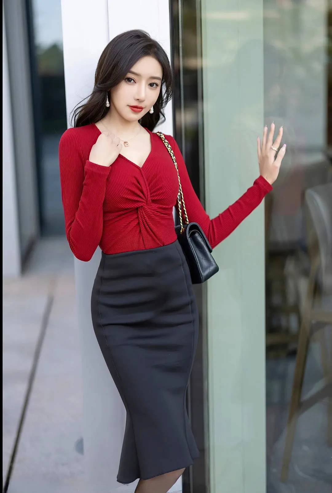 模特王馨瑶的街拍真的太有看点了。她的每一组街拍都像是一场时尚秀。在一组...