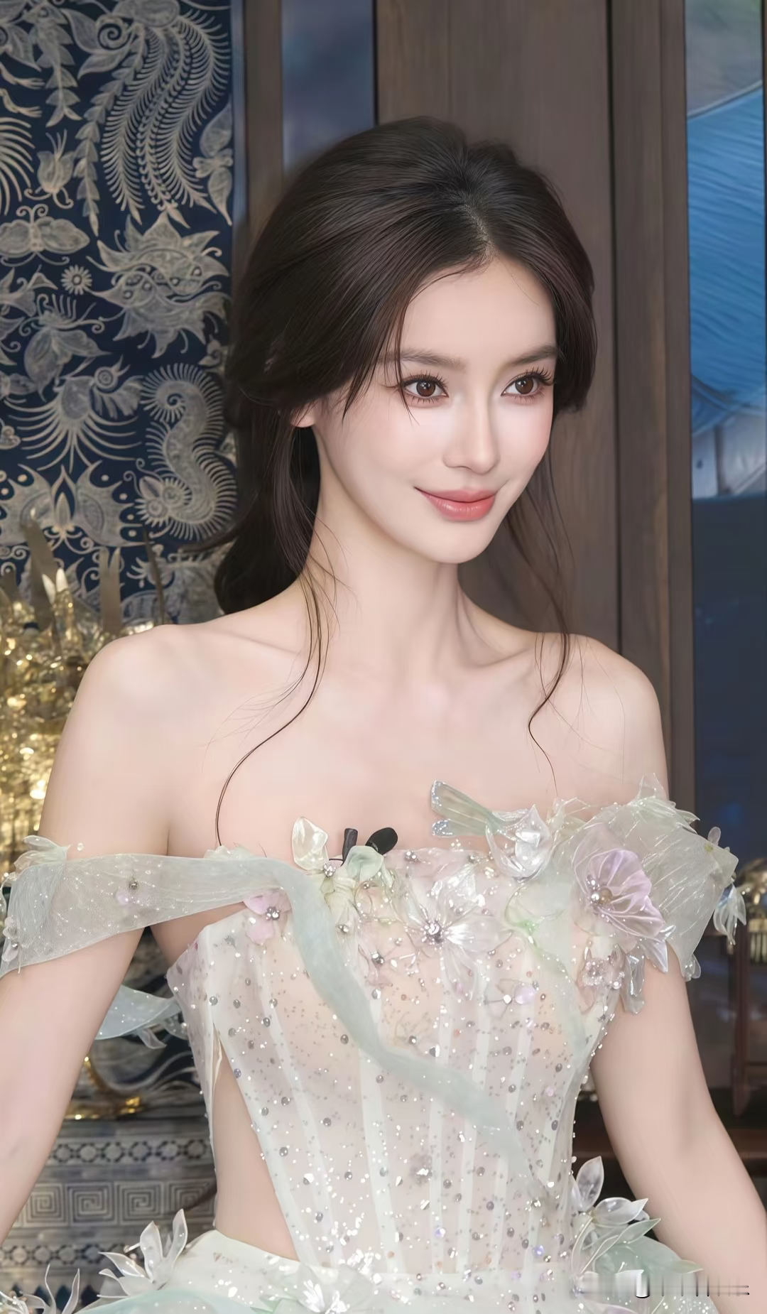我有预感
​杨颖估计很难再婚了
​不是因为身边缺少追求者，而是告别过往婚姻之后，从她的眼里看见光了。

​最近刷到她参加活动，一身精致造型亮相，从容大方，眼底亮晶晶的，整个人鲜活又亮眼。

不尽​让人感叹，褪去婚姻带来的疲惫感，如今的她兼具岁月打磨的温柔，少女感依旧满满，状态实在惊艳。

​大家都还