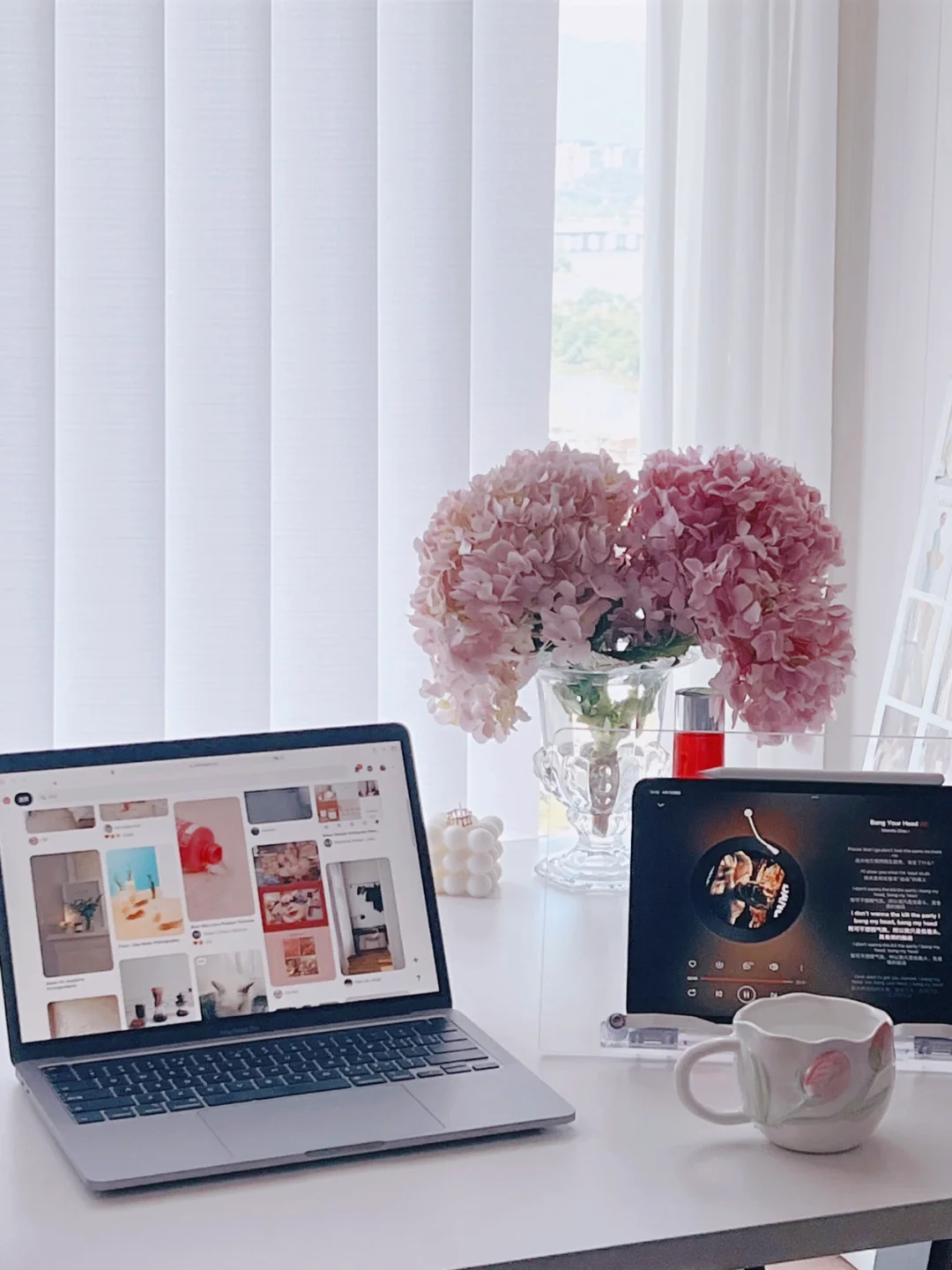 居家办公｜摄影师的春季温柔系书桌布置