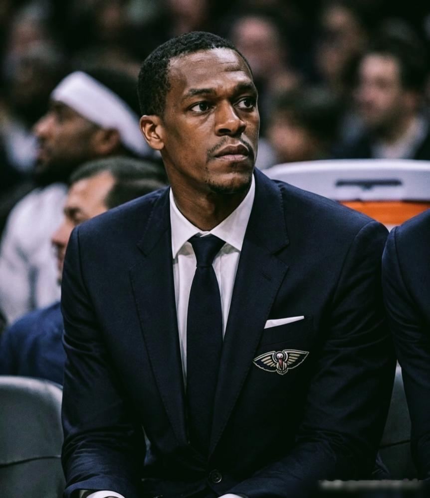 疯了吧？让当年跟保罗干架的隆多当主帅，再请死敌当助教？ 鹈鹕管理层看...