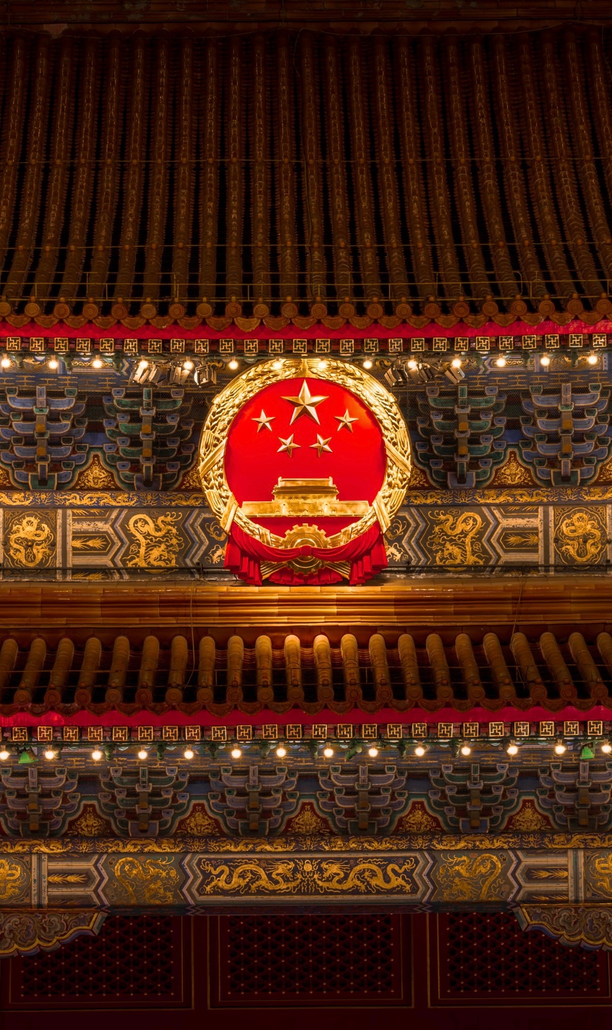#一国两制台湾方案在岛内引热议#
岛内开始公开讨论统一议题，这件事本身就很有意义🇨🇳
过去很长一段时间，在台湾聊统一会被攻击、贴标签。现在台湾学者发文探讨“一国两制”台湾方案，掀起大范围讨论，不同立场的人纷纷发声。
一部分人看到和平统一的红利：节省巨额军费、两岸经贸互通，保留原有 ​