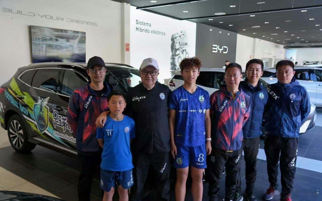 圆梦拉玛西亚！国青小将李昊炎正式签约巴萨青训，奔赴巨星摇篮开启留洋之路...