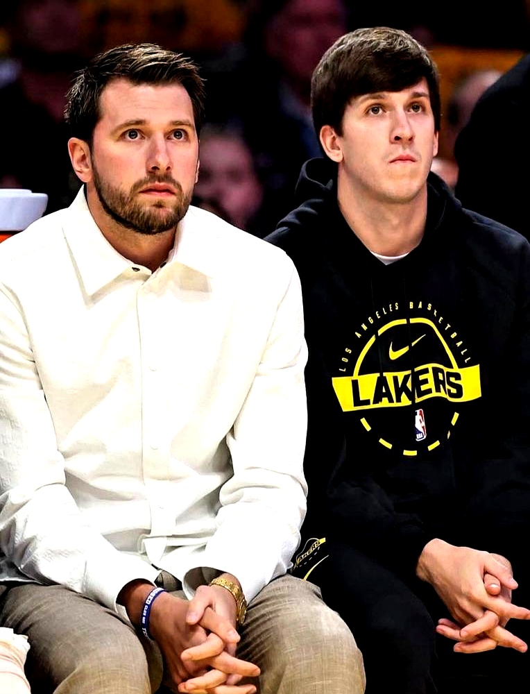 41岁的詹姆斯拼到加时绝平，带残阵湖人季后赛3-0领先，这剧本够硬核吧...