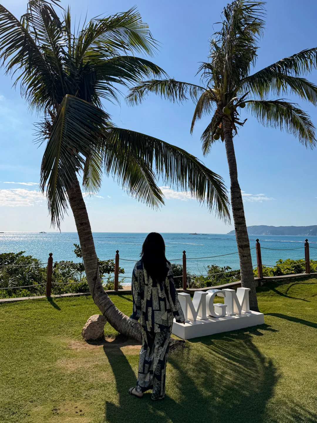 美高梅躺平日记✨泳池边喝奶茶看海太治愈了