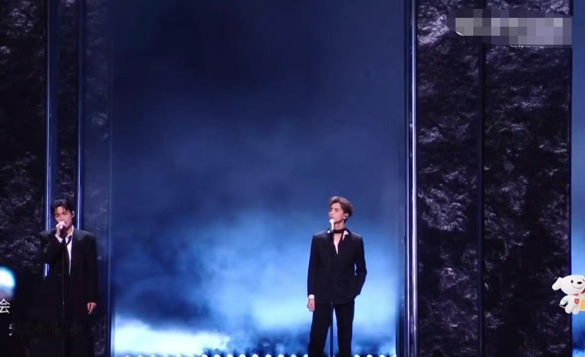 《天后》舞台翻车现场：张彬彬怒音被嘲“牛来”，阿云嘎唱错词