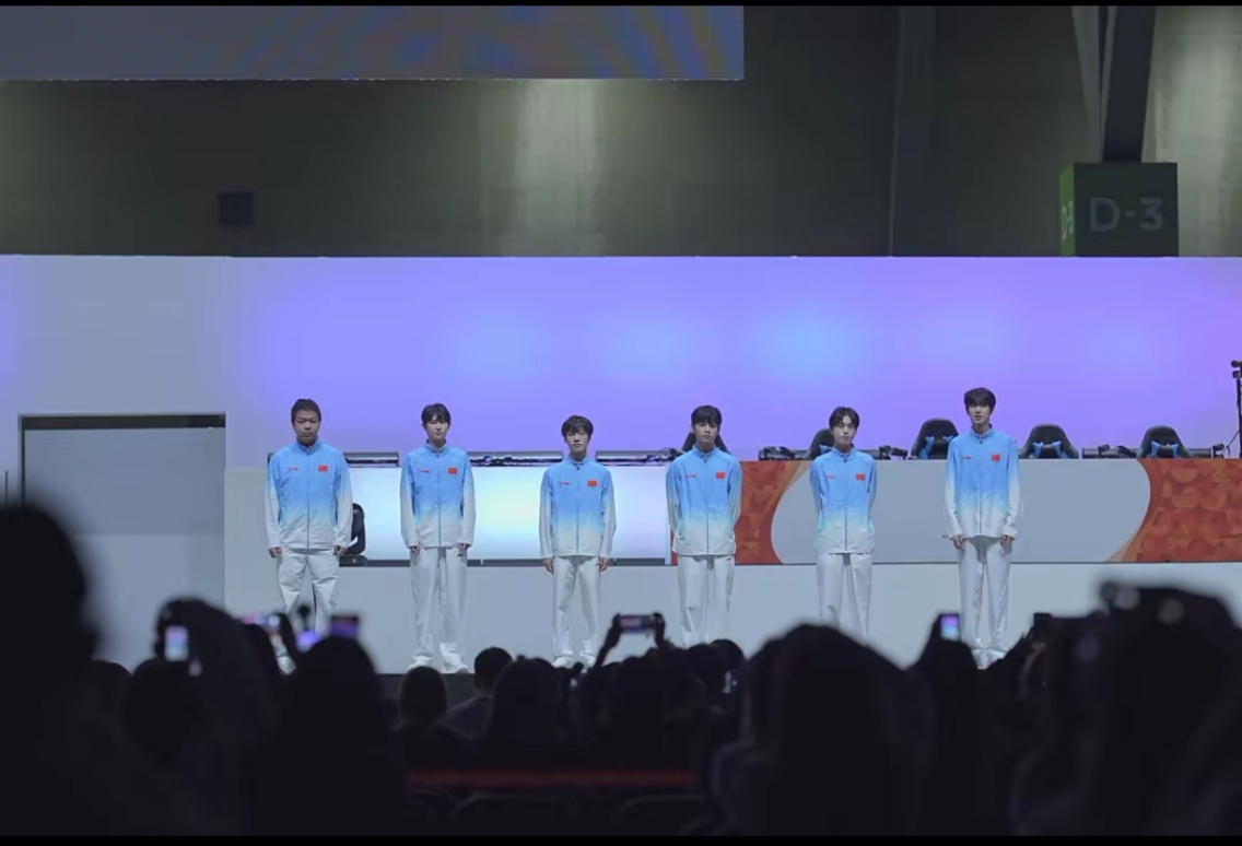 中国队卫冕电子竞技王者荣耀项目，队长徐必成（一诺）成第一位两获亚运金牌选手
 
亚运电竞王者荣耀项目决赛结束，中国队顺利卫冕，拿下这枚金牌。队长徐必成，大家熟悉的一诺，成为亚运会历史上第一位两次收获电竞项目金牌的选手。
 
不少观众依旧会把电竞简单当成游戏，亚运赛场的对抗，却是实打实高强度的竞技比拼