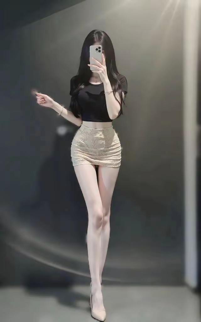 <p>美出高级感 时尚街拍美女 时尚潮流穿搭 短裙 时尚穿搭 <!--...