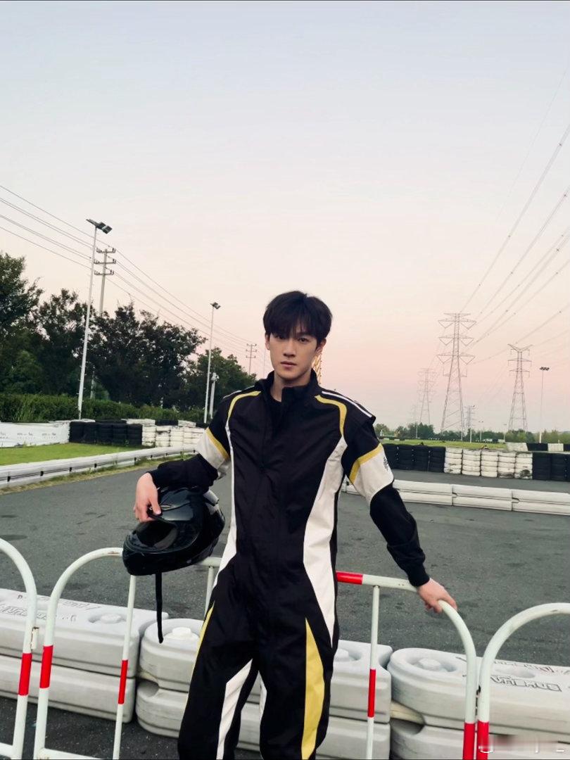 #李昀锐lin[超话]# 小森林们帮我补补经验呀 ​
