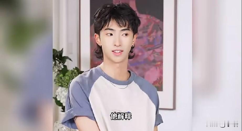 一句话态度鲜明！庾澄庆直言不会一家三口同框，父子相处看得很通透
 
离婚多年，不少网友还在期待庾澄庆、伊能静和儿子恩利能够公开合体，可当事人给出了干脆利落的答案。10月16日，庾澄庆接受媒体采访，被问到有没有机会一家三口同框，他几乎没有思考，直接回复两个字：“没有”。
 
面对这个敏感问题，他没有迂