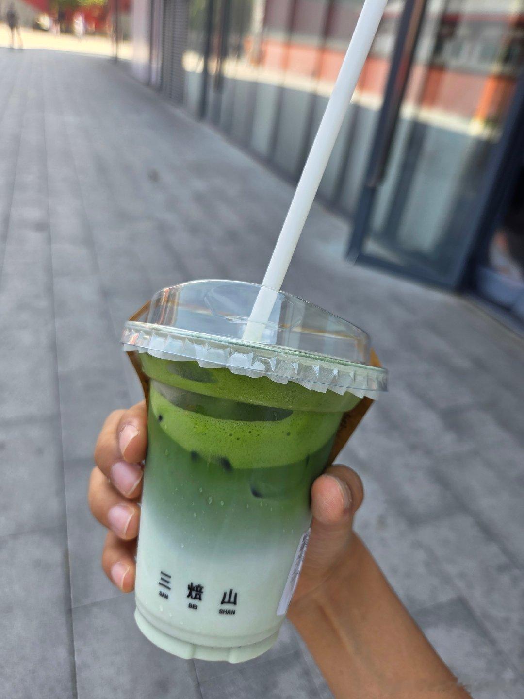 是谁出门也去手帐市集买买买啊.... （但是店铺和北京 的重合度超低！ 又拥有了购买的快乐！ )
终于有时间乘坐一下公共交通, 晒晒太阳骑骑车, 打卡了几个计划外顺便路过的著名景点, 又在博物馆逛了一下午。来回地铁上都有座、博物馆的讲解器很好用、共享单车有3次卡、有时问寄明信片、手机一天了还有电 ​