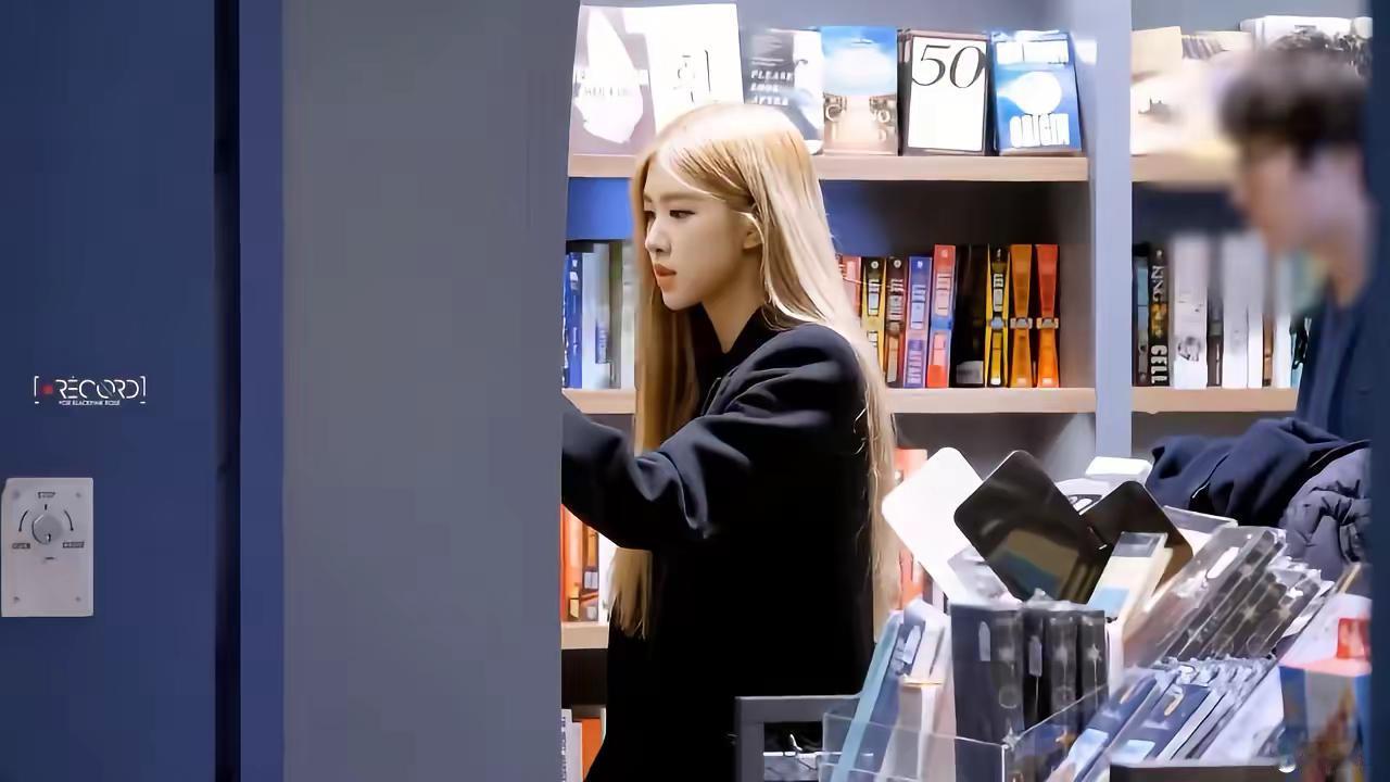 不管她妈反不反对 我这辈子只跟她朴彩英rosie