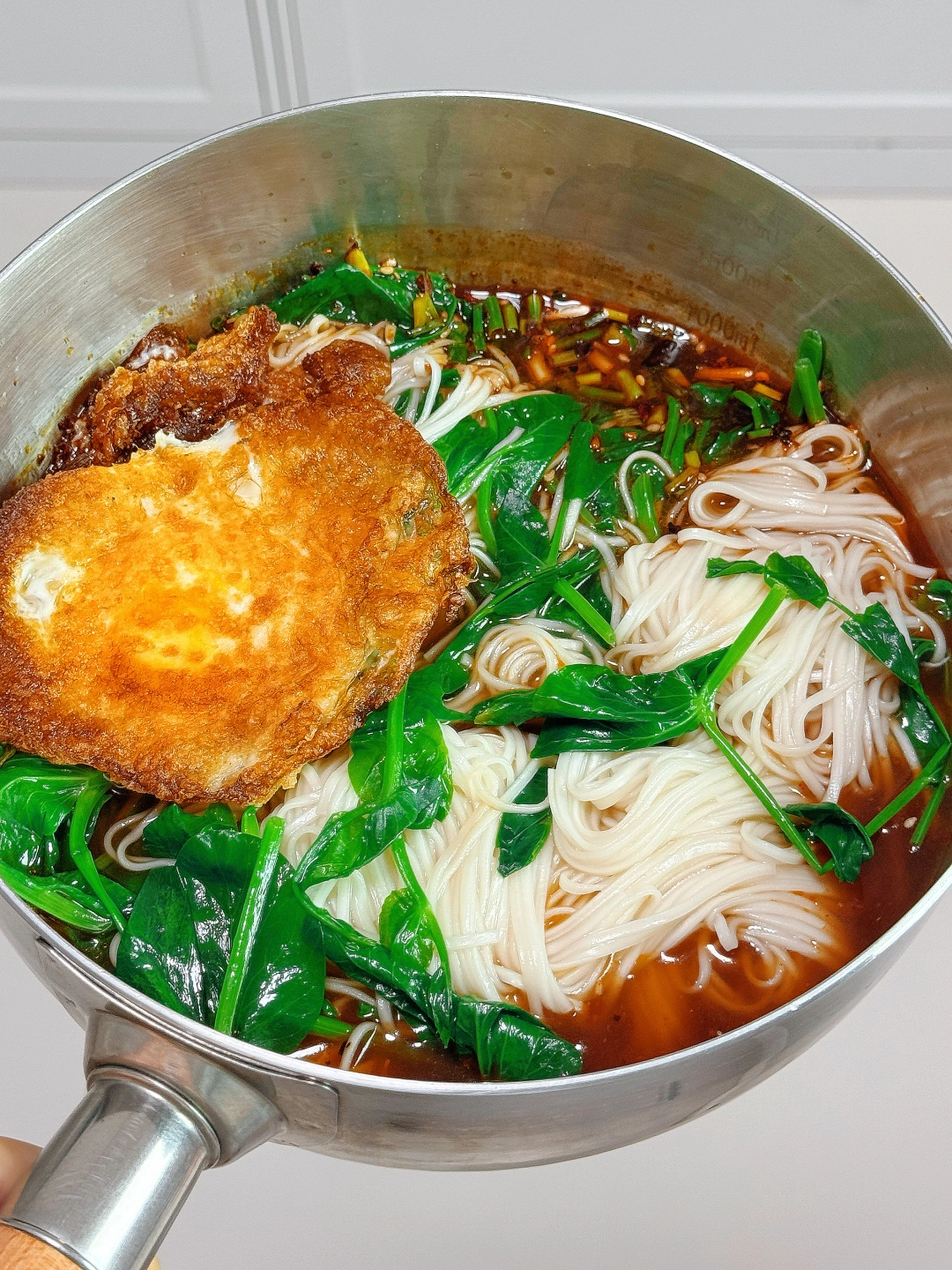 谁懂啊？豌豆尖麻辣酸汤面吃一次爱一次！🍜🍜