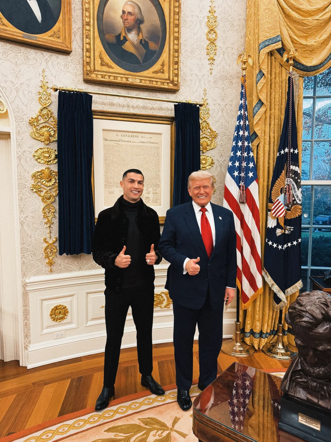 C罗与特朗普合影留念