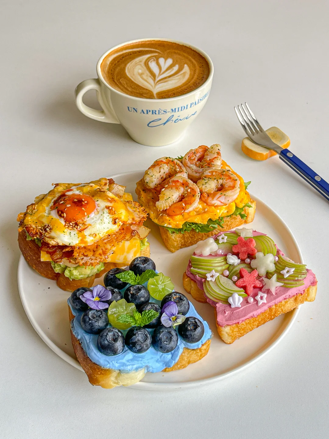 漂亮brunch✨吐司三明治咸甜拼盘🥪拿铁☕️