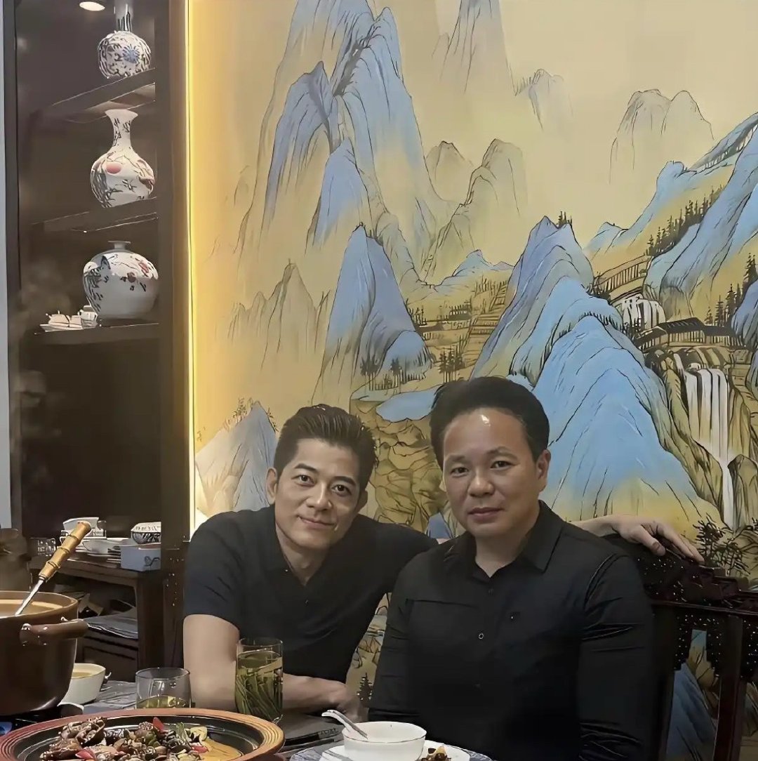 方媛舅舅竟然这么厉害，一直以为方媛家世普通，没想到她舅舅这么有钱，斥资2000万建徽派庄园带动当地文旅，郭富城初见方媛舅舅直接被震撼 ​