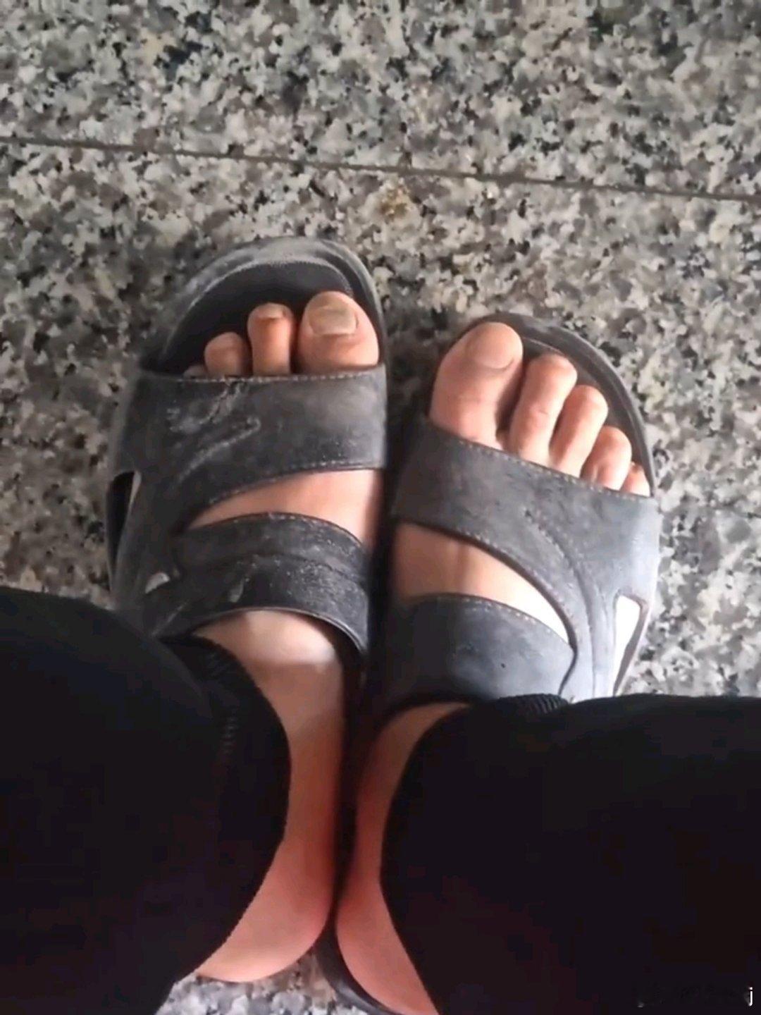 拖鞋界的劳斯莱斯#鞋子##回力##凉鞋##好看好看好看# ​