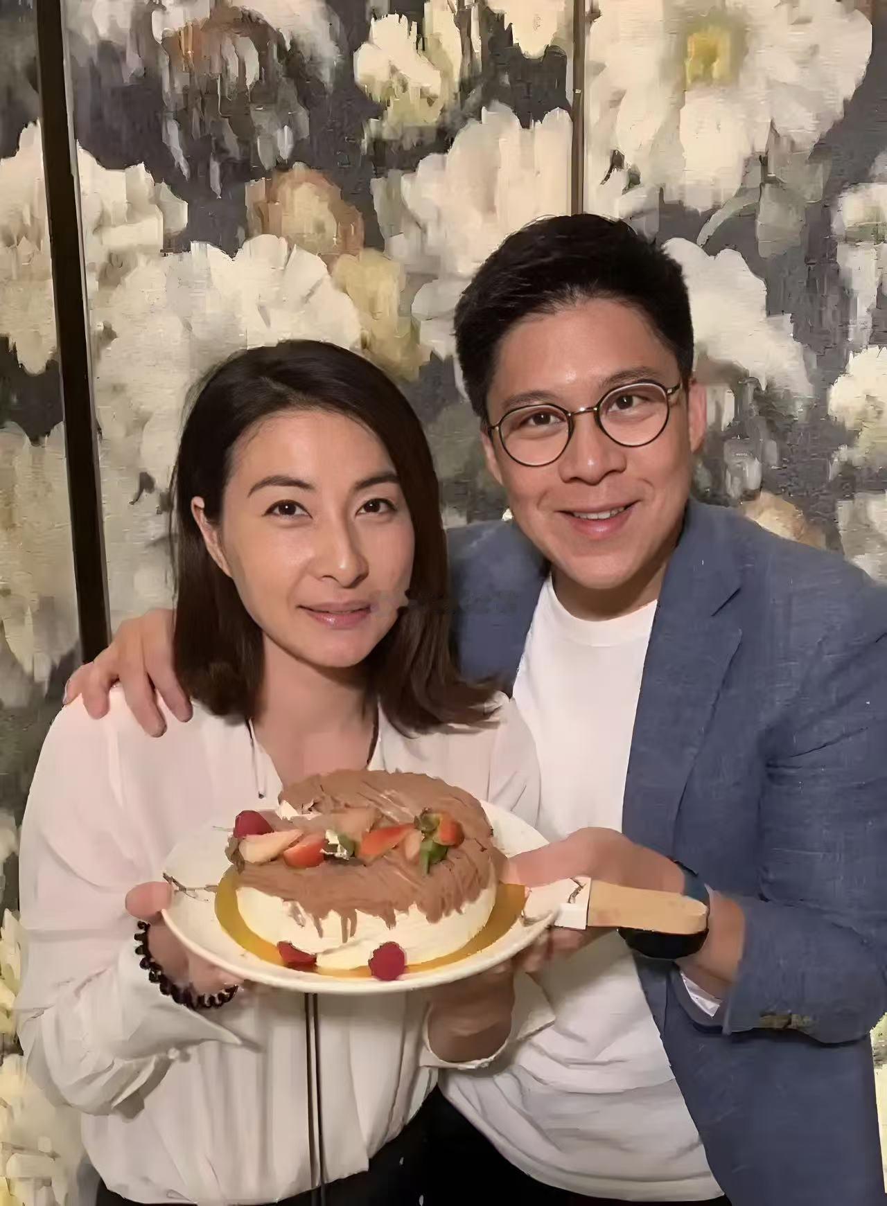 如果门当户对是指价值观的匹配，那他们确实是“绝配”——一个不骄不躁，一...