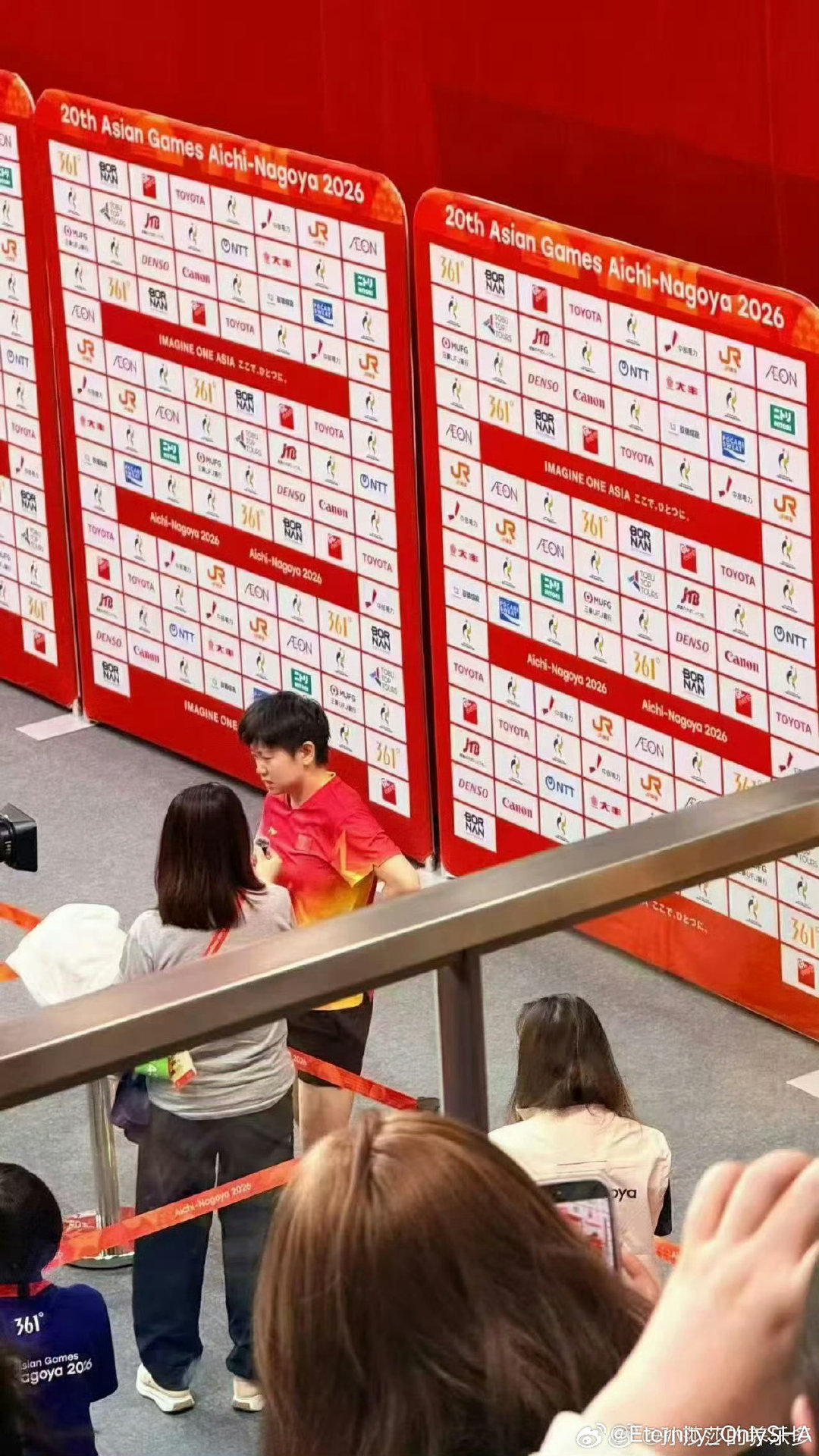#王楚钦孙颖莎混双退赛#
为什么区别对待？
为什么男的能退孙颖莎不能？
身体已经这样了怎么打比赛？ ​