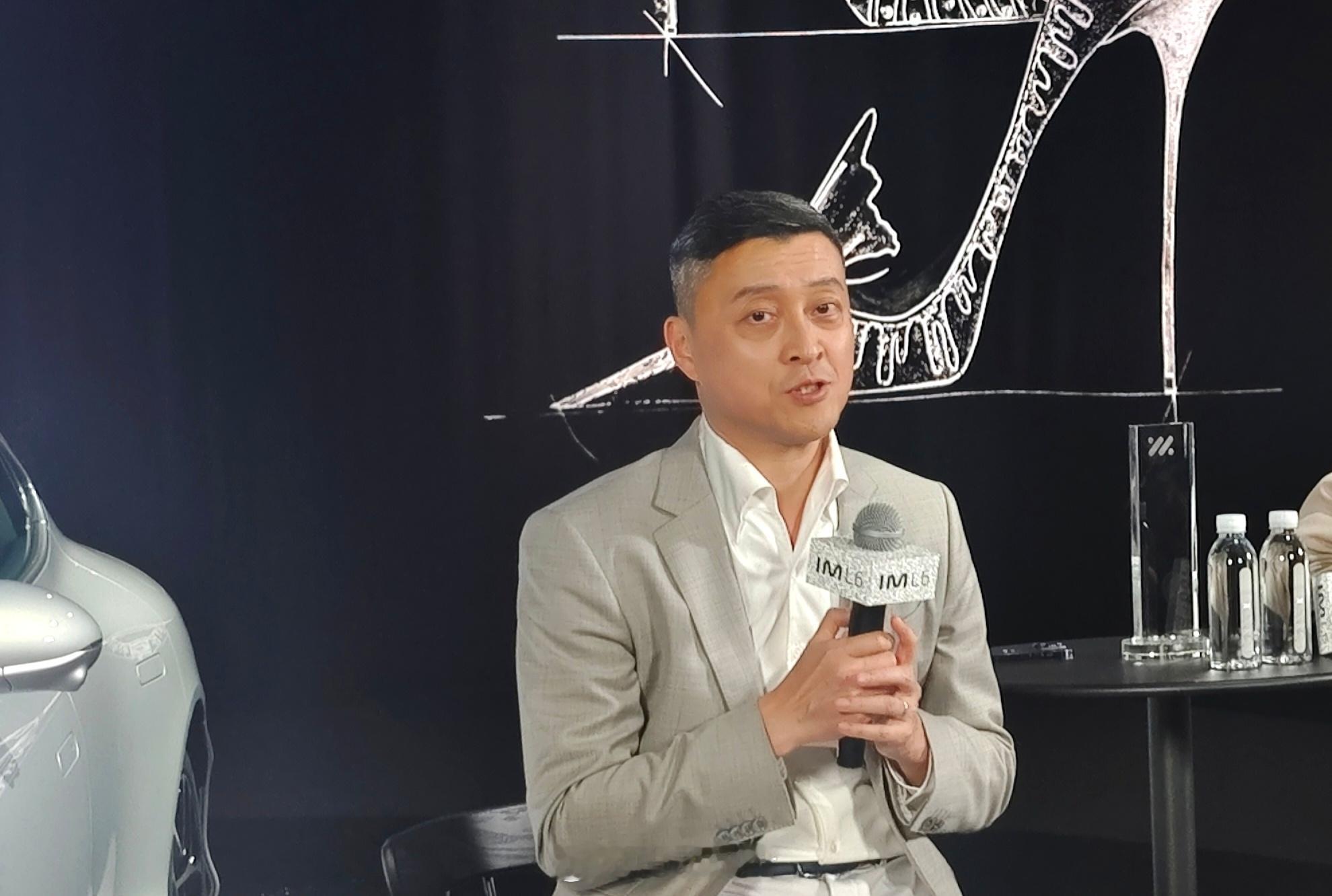今晚的全新一代智己L6发布会，从技术解读、公布价格到媒体群访，出面的都...